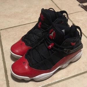 Selling jordan 11’s read n black size 10’5 easy to style